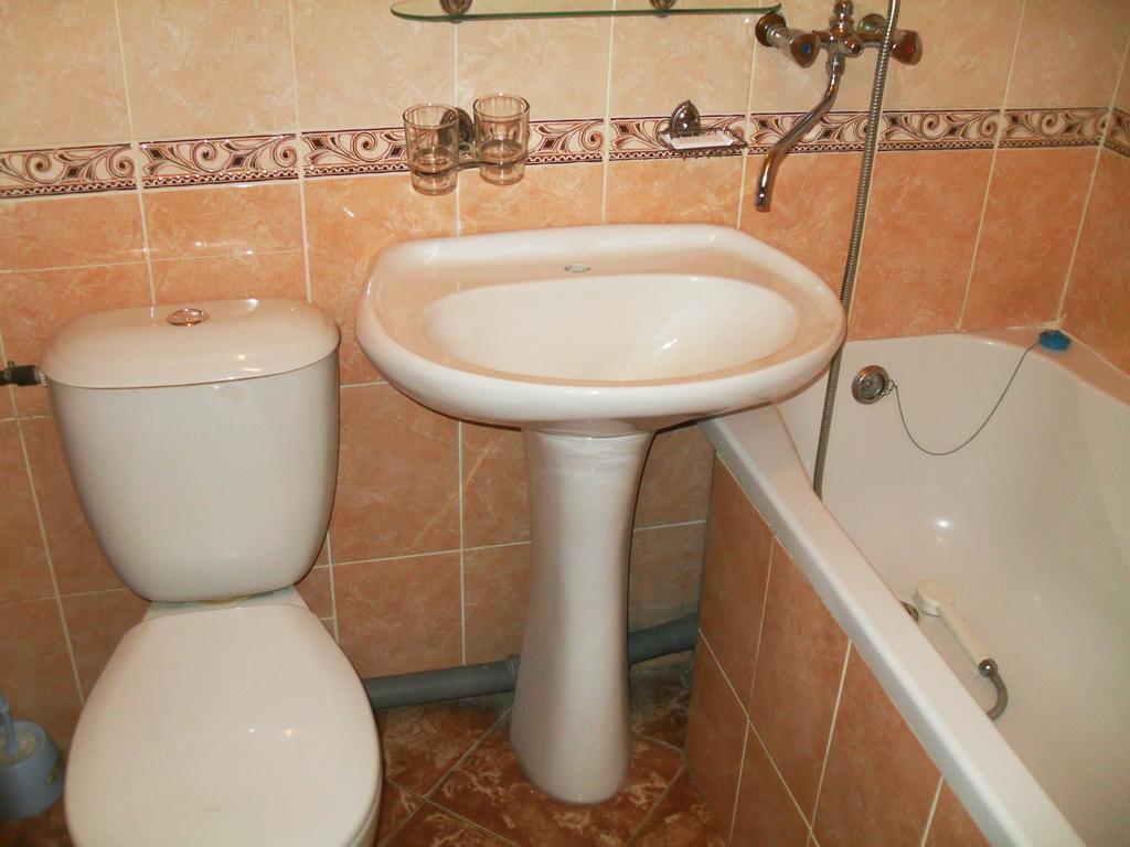 Ust-Kamenogorsk Hotel Habitación foto