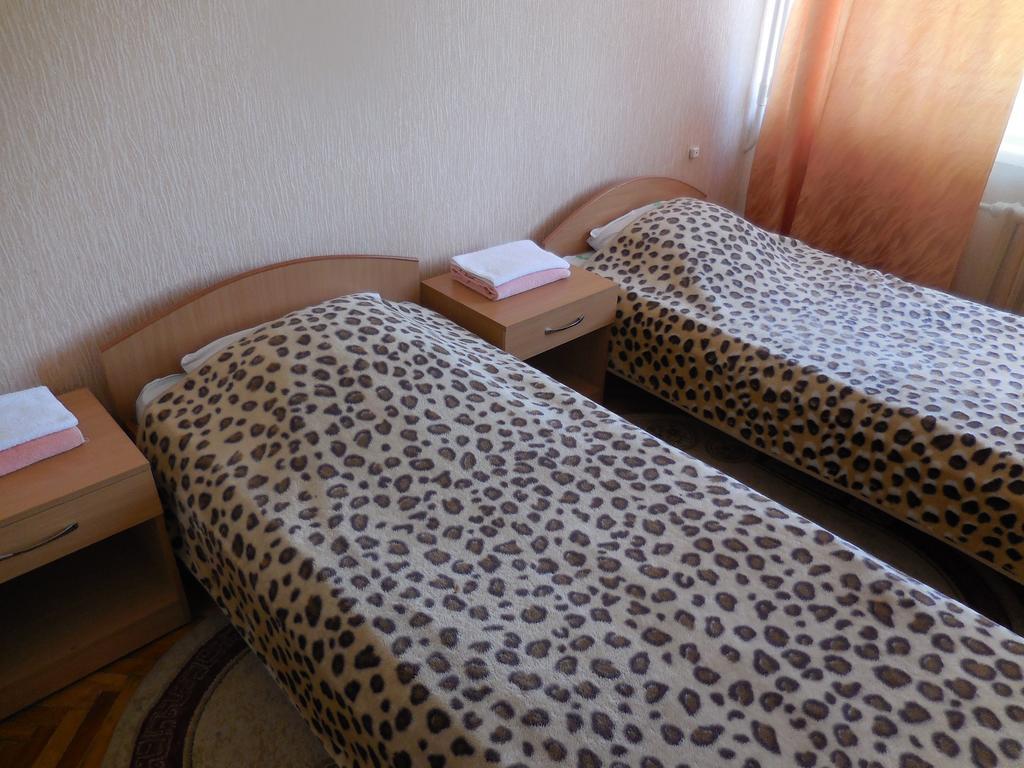 Ust-Kamenogorsk Hotel Habitación foto